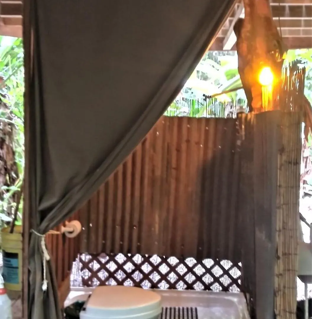 ホテル Ruth'S Jungle Hut サン・ヘルマン キャンプ場